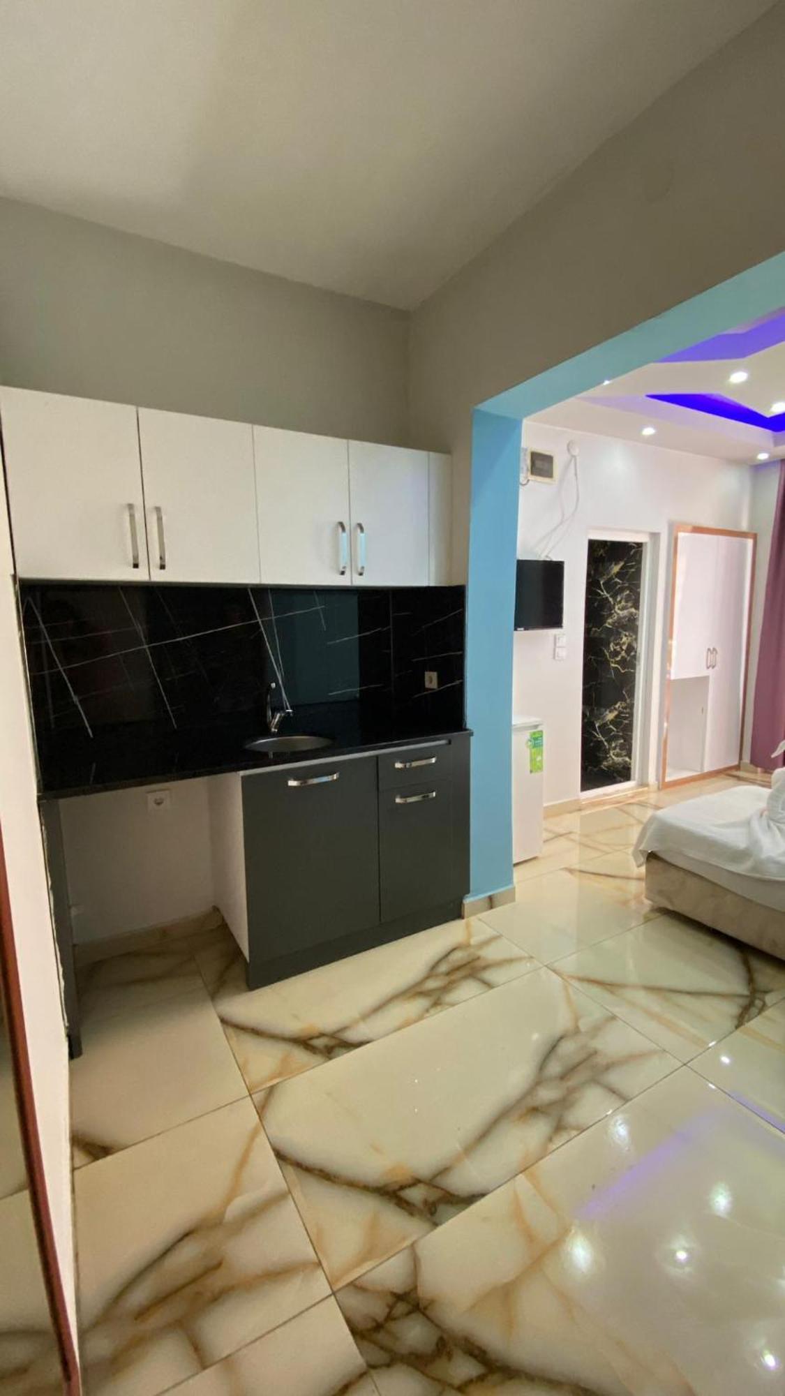 Maldives Apart Otel Αλάνια Εξωτερικό φωτογραφία
